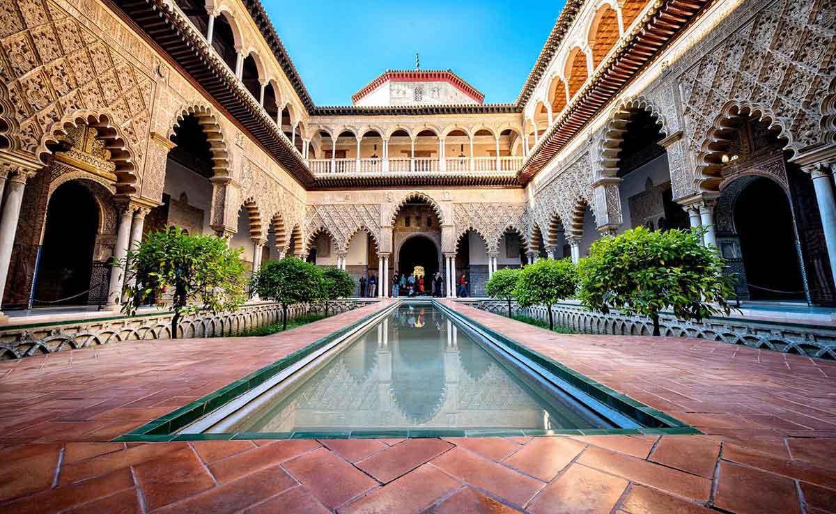 Interculturalism: Teaching students of Islamic & Arabic backgrounds